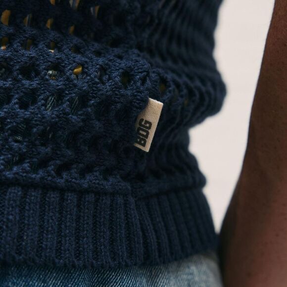 BDG navy Focus Knit crochet vest size Large NWT - Picture 2 of 8